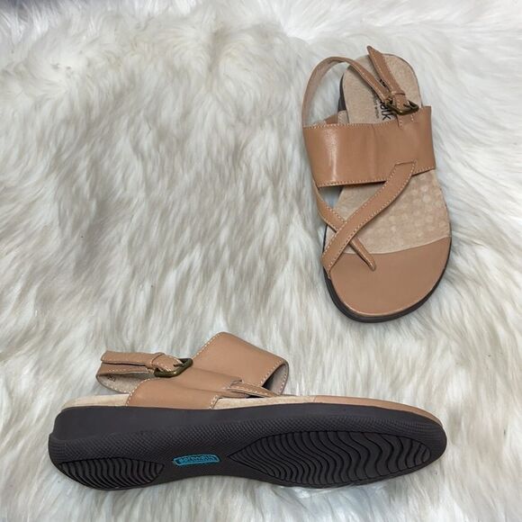 Software Tan Leather Strappy Thong Sandals Sz 5 - Picture 1 of 6